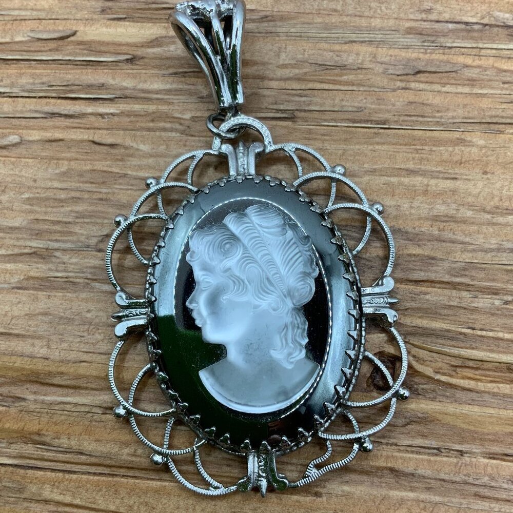 Whiting & Davis Vintage Hematite White Cameo Silver Tone Setting Pendant
